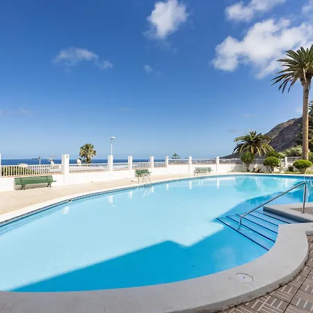 Home2book Bright Sea Views & Pool Bajamar (La Laguna)