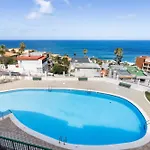 아파트 Home2book Bright Sea Views & Pool *