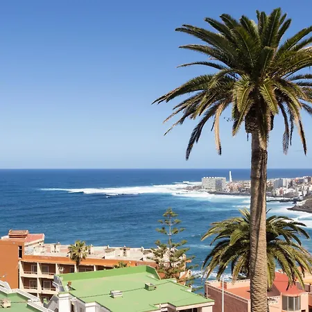 아파트 Home2book Bright Sea Views & Pool