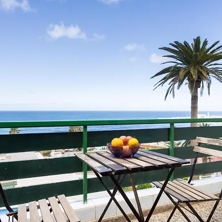 아파트 Home2book Bright Sea Views & Pool